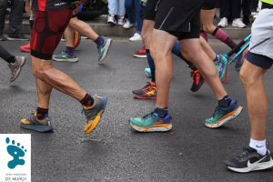 Preparativos del pie antes de un medio maratón.