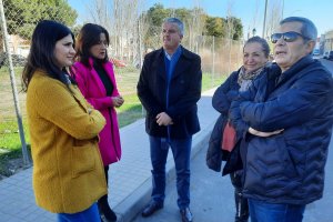 Visita a los terrenos del nuevo consultorio médico.