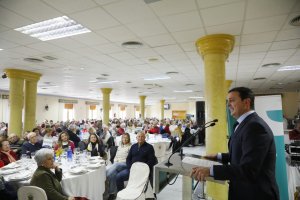 El diputado provincial ha dedicado unas palabras para los mayores.
