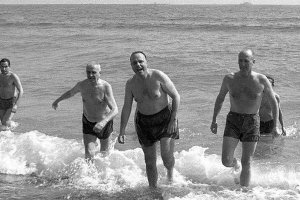 Fotografía del conocido baño de Fraga en Palomares tras el accidente.