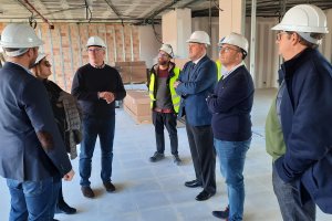Visita del alcalde y el delegado de Educación a las obras.