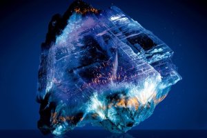 Detalle del cartel de presentación de la guía de minerales luminiscentes en Pulpí.