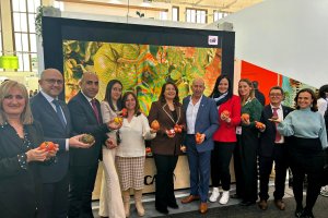 Visita de la consejera Carmen Crespo al stand de CASI en Fruit Logística 2023.
