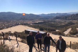 Visita de las autoridades al castillo.