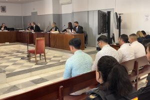 Imagen del juicio a los acusados del crimen de Ossetia del Norte.