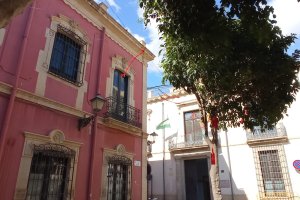 La Plaza campoamor ha sido despojada de todos sus poemas de amor.