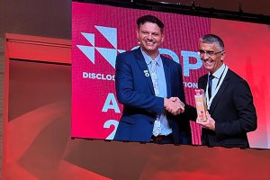 El director de Desarrollo Sostenible de BCC-Grupo Cajamar recoge el reconocimiento de CDP