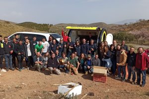 Foto de familia durante la jornada de reforestación de Biosur en Acción en la Sierra de Gádor.