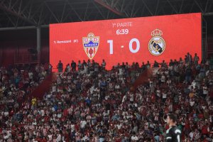 Los aficionados del Almería vibraron con la visita del Real Madrid.