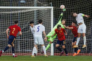 Volando Bruno Iribarne en el encuentro de España contra Noruega.