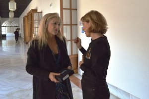 La parlamentaria andaluza del Partido Popular de Almería, Julia Ibáñez, junto a la consejera de Educación, Patricia del Pozo.