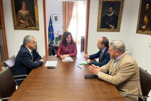 Reunión este jueves entre el director de Universidades de la Junta, la alcaldesa y el rector