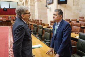 Antonio Sanz, consejero de la Presidencia, a la derecha.