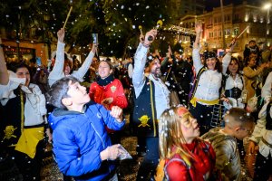 Fiesta en el Paseo de Almería en la gran noche del Carnaval.