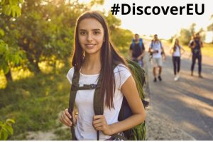 DiscoverEU es una iniciativa de la UE que da a jóvenes de 18 años la oportunidad de viajar por Europa.