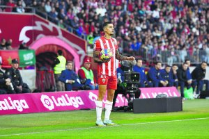 Chumi fue titular ante el Barcelona.