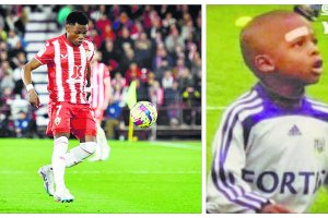 Ramazani con el Almería y en sus inicios en el Anderlecht con solo 7 años.