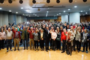 Javier Aureliano García, presidente de Diputación, visitó a los mayores almerienses en Benidorm.