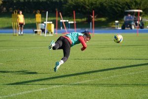 El Almería trabajó a tope tras ganar al Barça. En la imagen, Embarba.