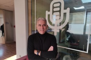 Pepe Morales, en los estudios de la Cadena SER.