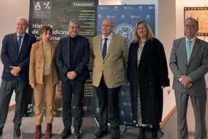 Parrón, María del Mar Ruiz, Rodríguez, Amo y los comisarios de la exposición Gracia Castro y Porfirio Marín.