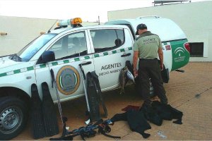 Imagen de archivo de agentes de Medio Ambiente en una operación relacionada con la pesca ilegal.
