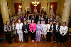 El Salón Noble del Círculo Mercantil acogió ayer martes, en vísperas del 8M, la entrega de los Premios Día de la Mujer 2023.