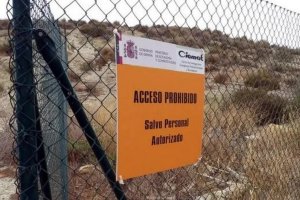 Zona delimitada por la tierra contaminada en Palomares.