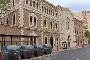 Fachada de la Compañía de María