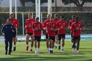 Los futbolistas ya saben que el sábado disputan un partido importantísimo en casa.