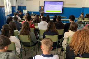 La UCA ha celebrado este miércoles un taller informativo en el IES de Tabernas.