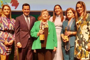 Inés Blasco y ASAJA Almería, premiados en Málaga.