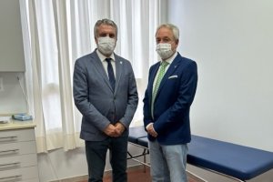 El delegado de Salud, Juan de la Cruz Belmonte y el gerente del SAS, Diego Vargas.