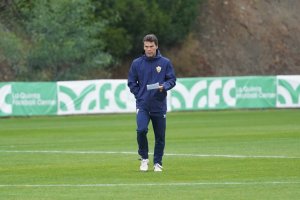 El Almería en el pozo y Rubi en sus mundos.