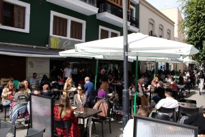 El SAE ofrece tres plazas de cocinero y dos de camarero en la provincia.