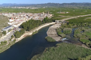 Agua de la Acequia Real del Júcar, en Valencia.