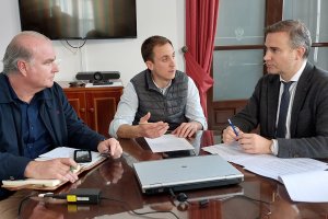 Reunión reciente del alcalde y concejal con el delegado provincia.