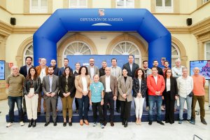 Imagen de la presentación del Circuito de Carreras Populares con la presencia de representantes de los 18 municipios en los que habrá pruebas en e