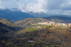 Imagen panorámica de Abrucena y su entorno.