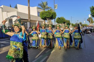 Imagen del gran desfile de Moros y Cristianos en Vera en 2022.