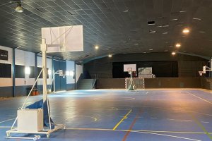 Imágenes de este nuevo pabellón deportivo que ha nacido en una nave polivalente.