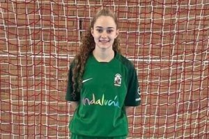 Natalia con la camiseta de Andalucía.