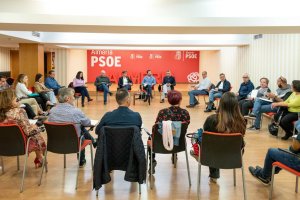 Reunión en la sede del PSOE de Almería.
