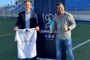 El Ayuntamiento de Vera con la Levante Cup.