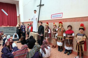 Una de las escenas representadas por los alumnos del Milagro.