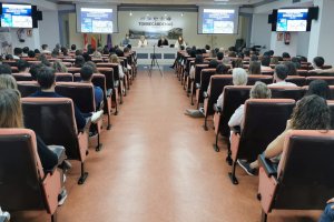 El salón de actos de Torrecárdenas registró un lleno absoluto.