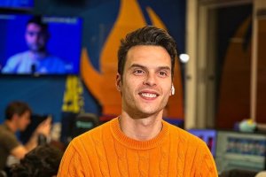 Diego Plaza tuvo un intenso debate con el arbitraje en Mestalla.