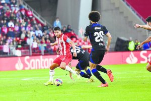 Robertone sigue siendo uno de los pilares en las alineaciones de Rubi.