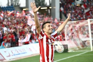 Charles celebrando su gol y el ascenso a Primera División contra el Girona.