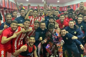 La foto de la celebración en el vestuario del Almería.